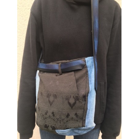 sac issu du recyclage de pantalons ainsi que d'une cravate bleue et noire chic et rock pièce unique local confection française.