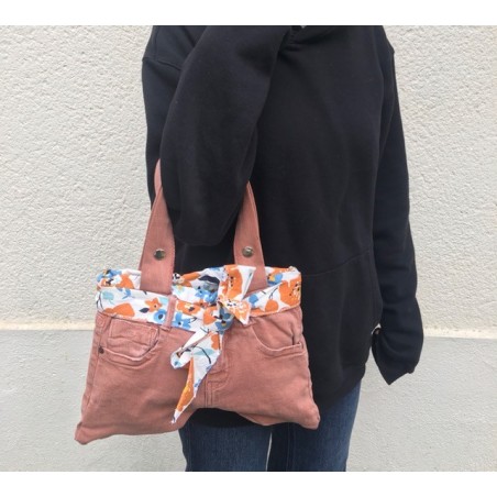 Sac cuivré avec doublure imprimée fleuri bleu orange fond blanc pièce unique local confection française recyclage vêtements