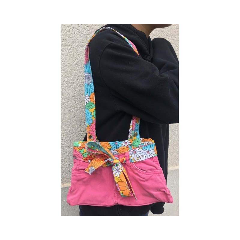 sac année style années 70 rencontre avec un pantalon rose et un tissu imprimé année 70 artisanat local confection française