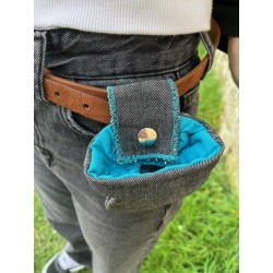 Porte- friandises/ récompenses pour animaux idéal pour l'éducation canine mais aussi pour récompenser les équidés pièce unique