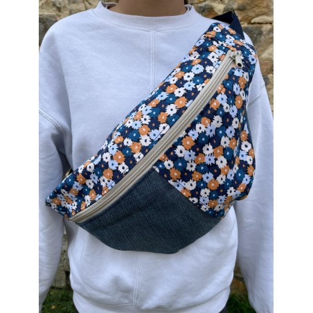 SAC BANANE ISSU DU RECYCLAGE EN JEANS TISSU FLEURI LOCAL CONFECTION FRANCAISE UNIQUE