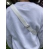 Pièce unique. Sac banane confectionné avec deux jeans et d'un tissu fleuri bleu.
