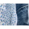 Pièce unique. Sac banane confectionné avec deux jeans et d'un tissu fleuri bleu.